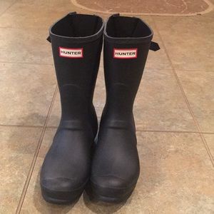 Hunter mid calf black matt boots size 10